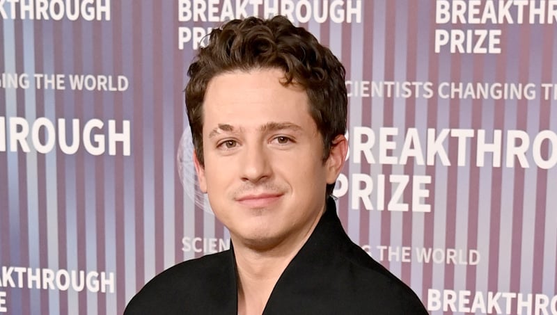Charlie Puth fala sobre audição para o Super Bowl de 2026 e revela que pediu para tocar o hino nacional | Super Bowl 2026, Charlie Puth, Super Bowl | Notícias e fofocas sobre celebridades | Entretenimento, fotos e vídeos