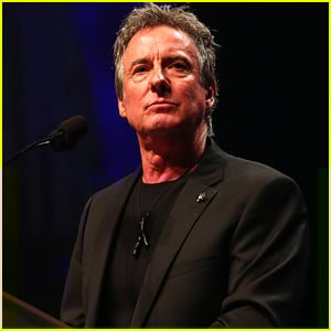 Midnight Oil Co-Founder & Drummer Robert Hirst Dead at 70