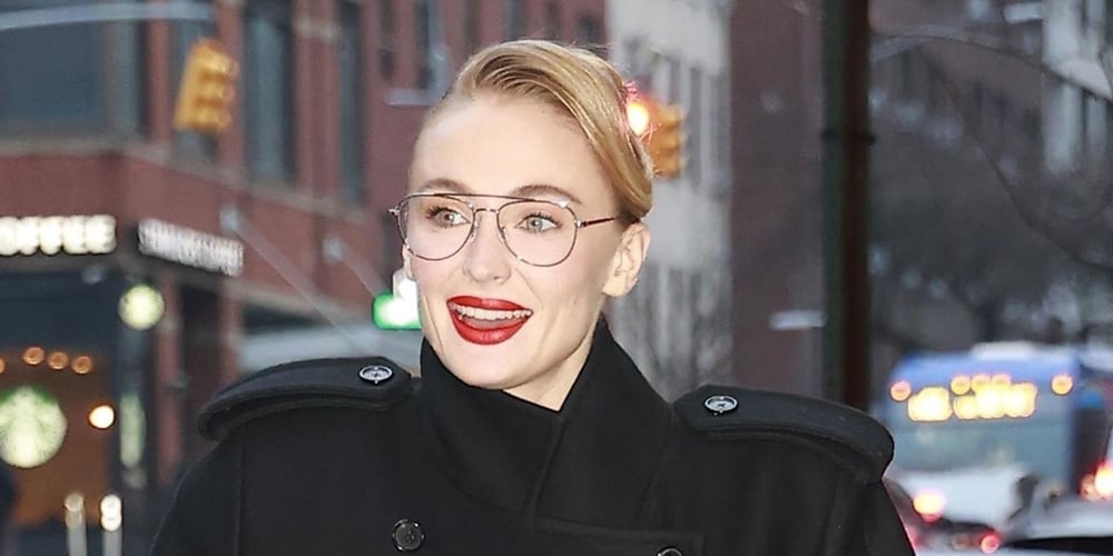 Sophie Turner promove seu programa ‘Steal’ em Nova York e é abraçada por um ataque perigoso em novo trailer | Sophie Turner Trailers | Notícias e fofocas sobre celebridades | Entretenimento, fotos e vídeos Sophie Turner promove seu programa ‘Steal’ em Nova York e é abraçada por um ataque perigoso em novo trailer | Sophie Turner Trailers | Notícias e fofocas sobre celebridades | Entretenimento, fotos e vídeos