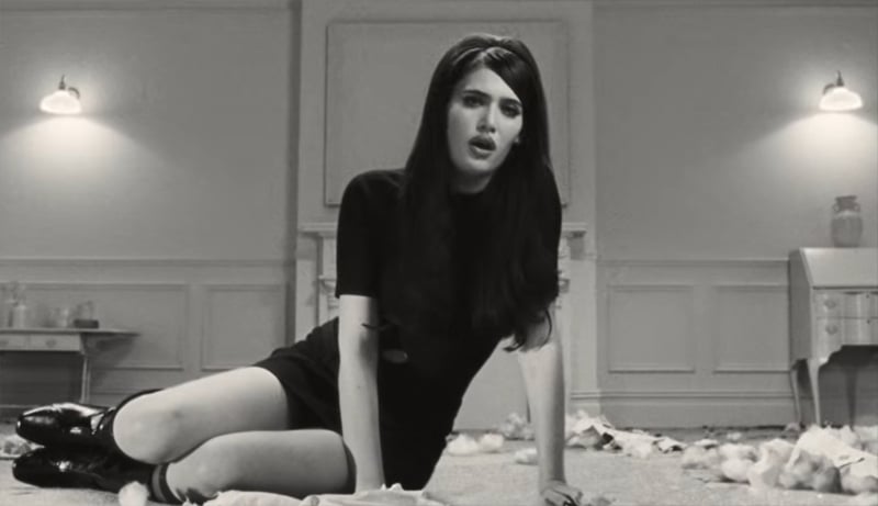 Sienna Spiro canta com todo o coração no videoclipe oficial de ‘Die On This Hill’ – assista agora! | Música, Vídeo Musical, Sienna Spiro | Notícias e fofocas sobre celebridades | Entretenimento, fotos e vídeos