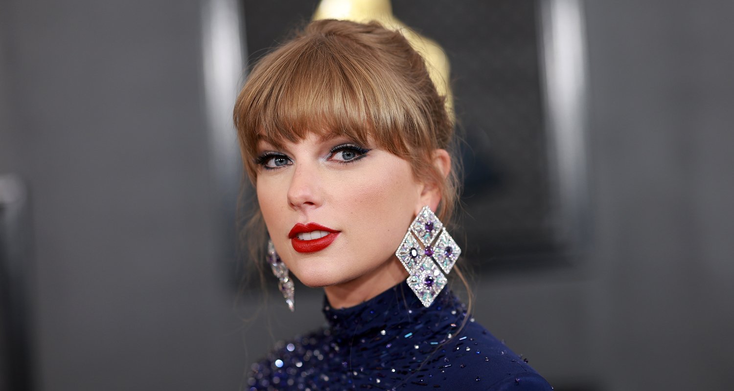 Taylor Swift fica glamourosa com vestido dourado para o casamento de Este Haim em NYE, vista saindo com Stevie Nicks | Este Haim, Stevie Nicks, Taylor Swift | Notícias e fofocas sobre celebridades | Entretenimento, fotos e vídeos