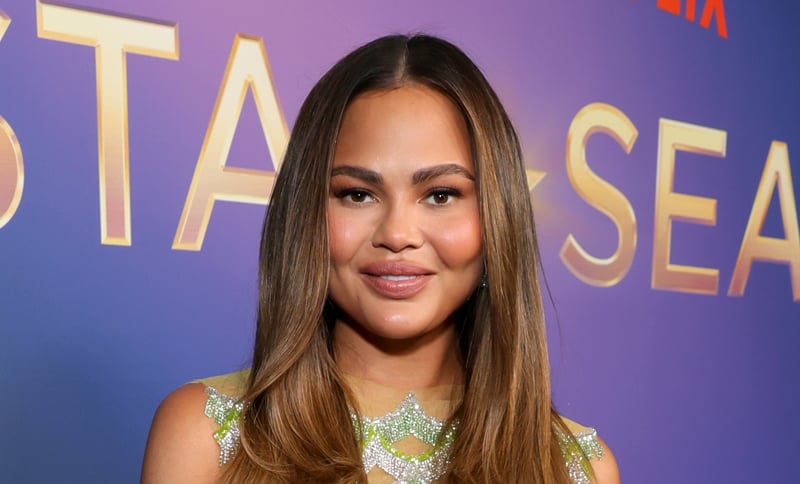 Chrissy Teigen diz que está sóbria há 52 dias e dá crédito à estrela do reality show por relançar sua jornada de sobriedade | Carl Radke e Chrissy Teigen | Notícias e fofocas sobre celebridades | Entretenimento, fotos e vídeos
