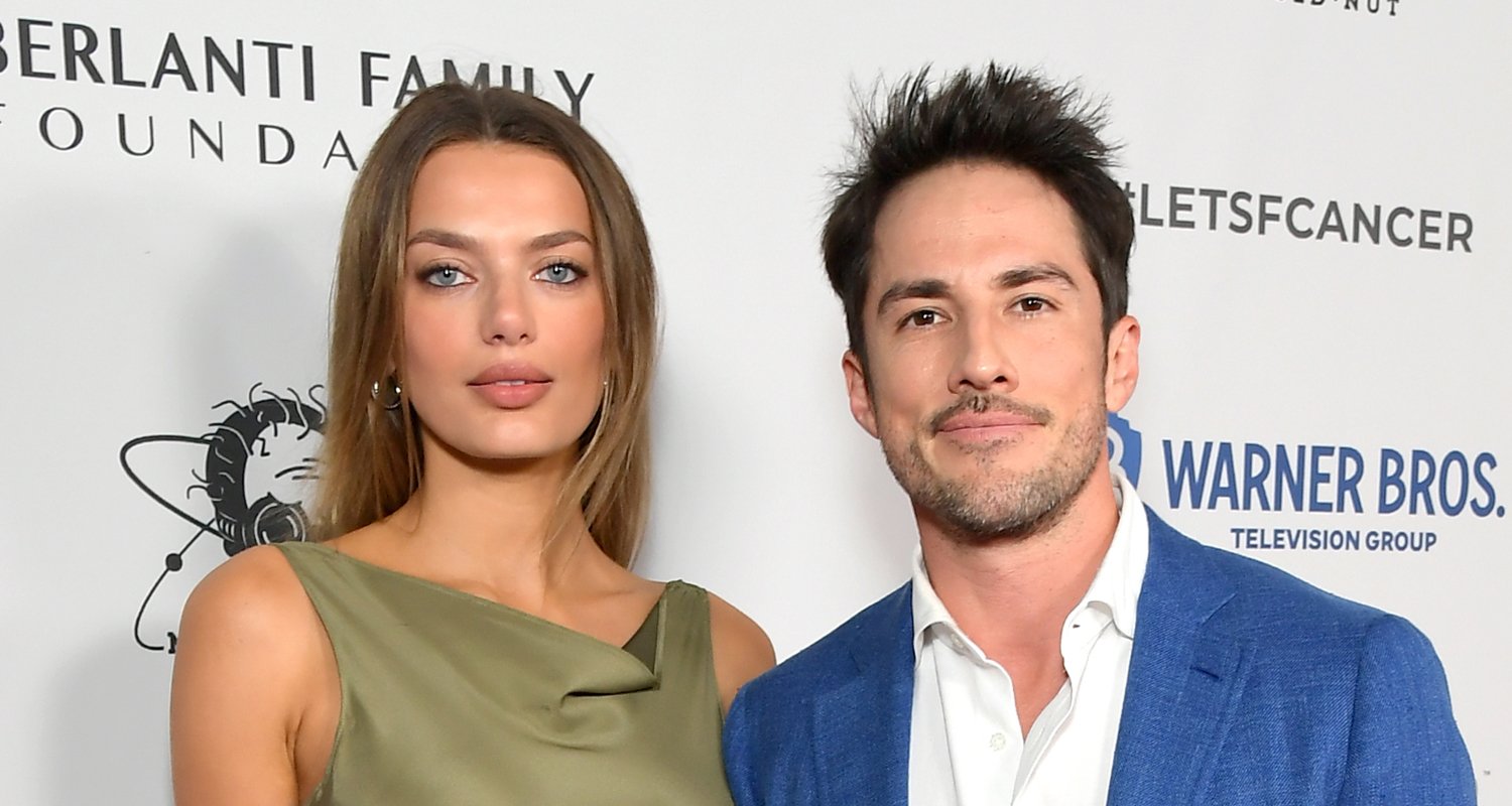 O ator de ‘Vampire Diaries’ Michael Trevino e sua esposa Bregje Heinen estão esperando seu primeiro filho juntos! | Bregje Heinen Michael Trevino Grávidas Celebridades Grávidas Vampire Diaries | Notícias e fofocas sobre celebridades | Entretenimento, fotos e vídeos