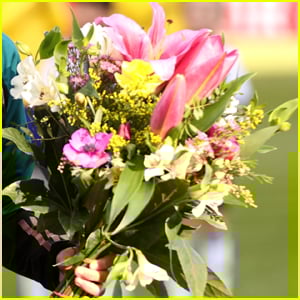 Woman’s Boyfriend Calls Her ‘Ungrateful’ After She Complains About Receiving Flowers from Him. She Thinks He’s Not ‘Thoughtful’ Enough