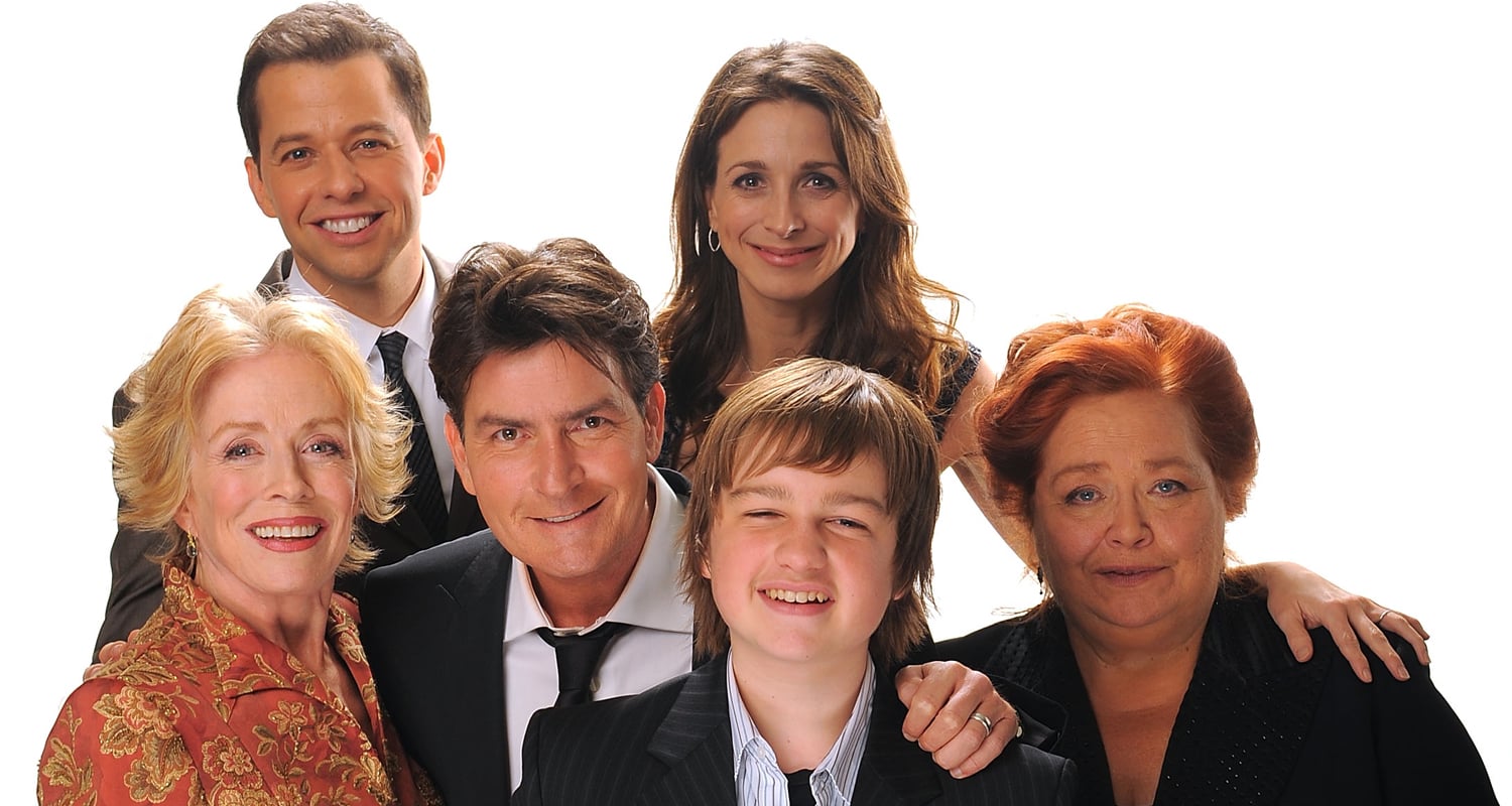 As estrelas mais ricas de ‘Dois homens e Meio’, do menor para o maior (o mais rico tem um patrimônio líquido de US $ 200 milhões!) | Angus T Jones, Ashton Kutcher, Charlie Sheen, Conchata Ferrell, EG, Broad, Holland Taylor, Jon Cryer, Marin Hinkle, Melanie Lynskey, Patrimônio Líquido, Apresentação de slides | Notícias e fofocas sobre celebridades Entretenimento, fotos e vídeos