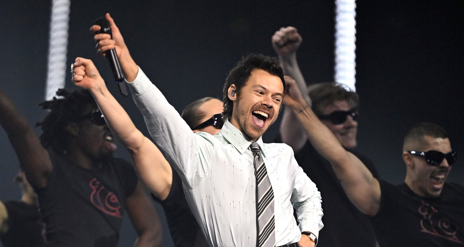 Harry Styles abre o BRIT Awards 2026 com estreia ao vivo do ‘Aperture’ – assista agora! | 2026 Brit Awards, Brit Awards, Harry Styles | Notícias e fofocas sobre celebridades Entretenimento, fotos e vídeos