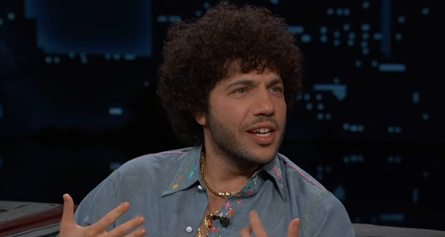 Benny Blanco responde ao chute nos pés sujos durante a aparição de ‘Kimmel’ – assista agora! | Benny Blanco | Notícias e fofocas sobre celebridades Entretenimento, fotos e vídeos