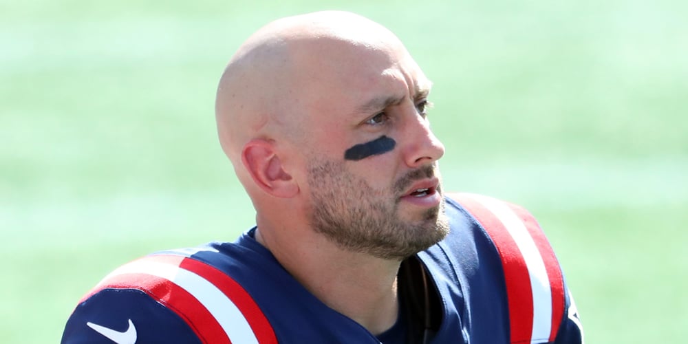 Irmã do ex-running back da NFL Brian Hoyer morre aos 36 anos, família inicia GoFundMe | Brian Hoyer, Carissa Rae Hoyer, RIP | Notícias e fofocas sobre celebridades Entretenimento, fotos e vídeos
