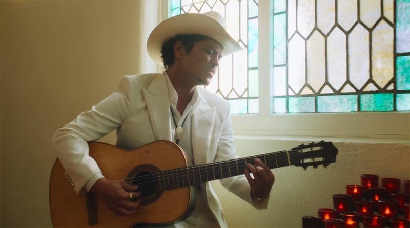 Letra de ‘Risk It All’: Bruno Mars canta sobre Doing Anything For Love na nova faixa ‘The Romantic’ – Assista ao vídeo! | Bruno Mars, Ouça Primeiro, Músicas, Música | Notícias e fofocas sobre celebridades Entretenimento, fotos e vídeos