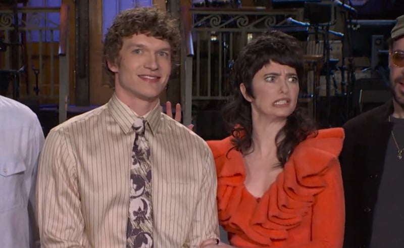 ‘SNL’ lança 5 versões do vídeo promocional de Connor Storry, incluindo um grande beijo de gangue | Connor Storry, Marcus Mumford, Mumford and Sons, Sarah Sherman, Saturday Night Live | Notícias e fofocas sobre celebridades Entretenimento, fotos e vídeos