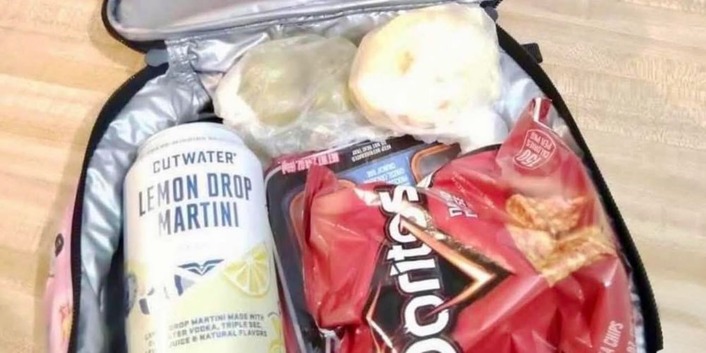 Departamento de polícia emite alerta histérico após confiscar álcool de criança no almoço: ‘Isso NÃO é suco de maçã’ | Geórgia, Interesse humano Notícias e fofocas sobre celebridades Entretenimento, Fotos e vídeos