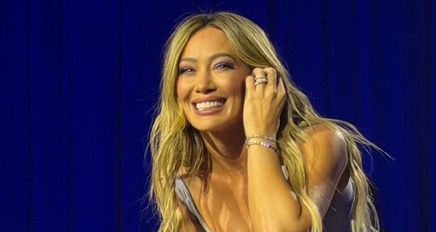 Hilary Duff anuncia ‘Luck… Or Something’ adiciona mais datas à ‘The Lucky Me Tour’ | Hilary Duff, Música, Viagens | Notícias e fofocas sobre celebridades Entretenimento, fotos e vídeos
