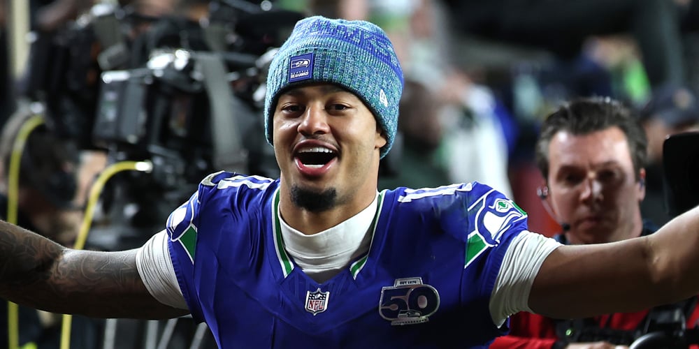 <p><strong>“JANGLED HOOKUP SCANDAL: BARE BEREFT BEAUTIES LINING UP FOR SHELL-SHOCKED SEAHAWKS STAR JAXON SMITH-NJIGBA!”</strong></p>