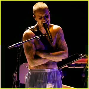 Justin Bieber Goes Shirtless in Boxers at Grammys 2026 for 'Yukon' Performance as Wife Hailey Bieber Beams from Crowd (Video) 