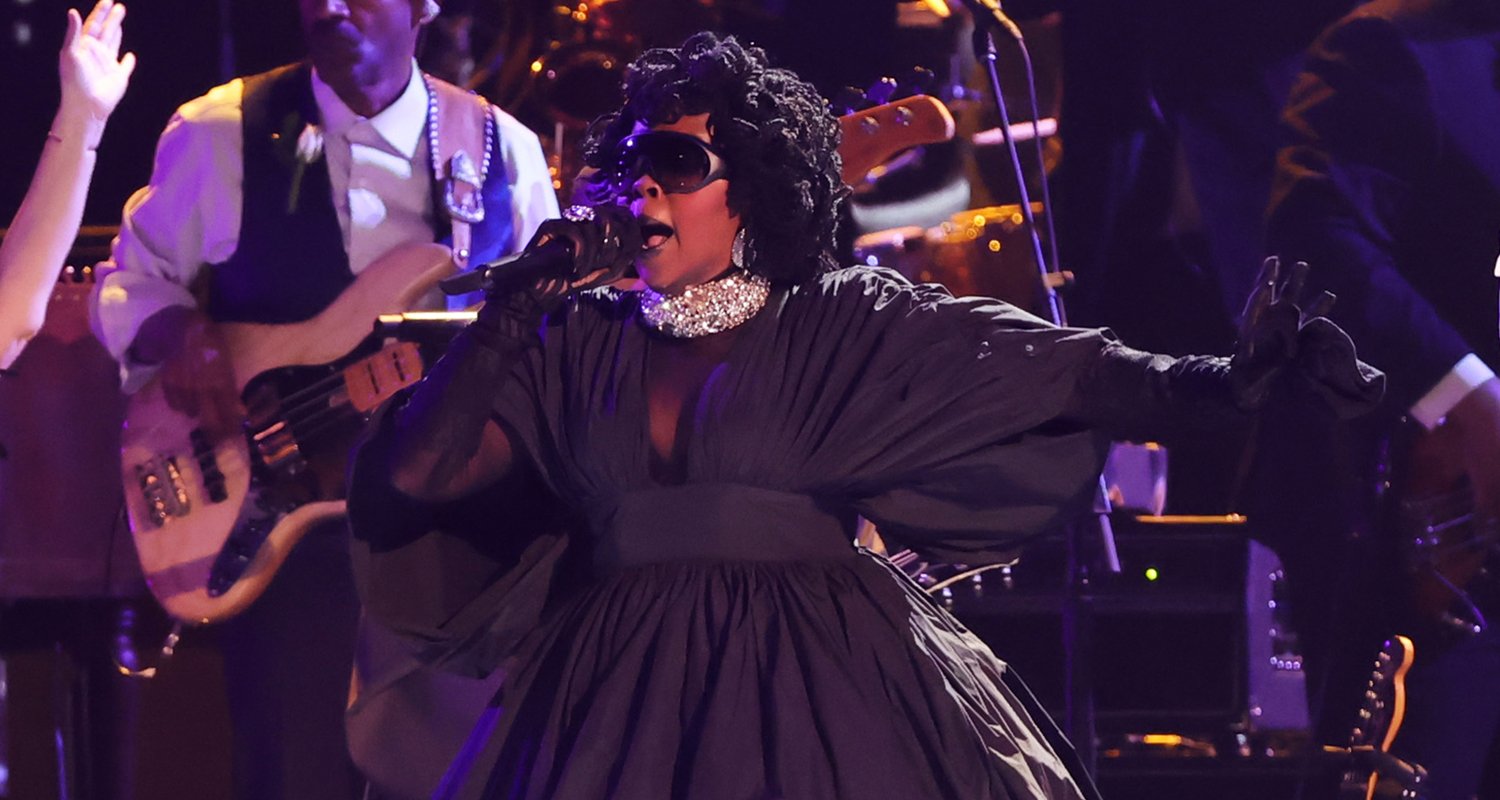 Shocking Generational Torch Pass Ignites Grammys Stage
Furious, Unrecognizable Supergroup Stuns Black Music Establishment
Grammys Erupts As Reclusive Legends Finally Take “Overdue” Bow In Chaotic, Raw Tribute