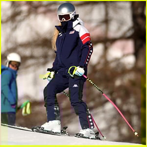 Lindsey Vonn Crashes 13 Seconds into 2026 Winter Olympics Downhill Race After Tearing ACL