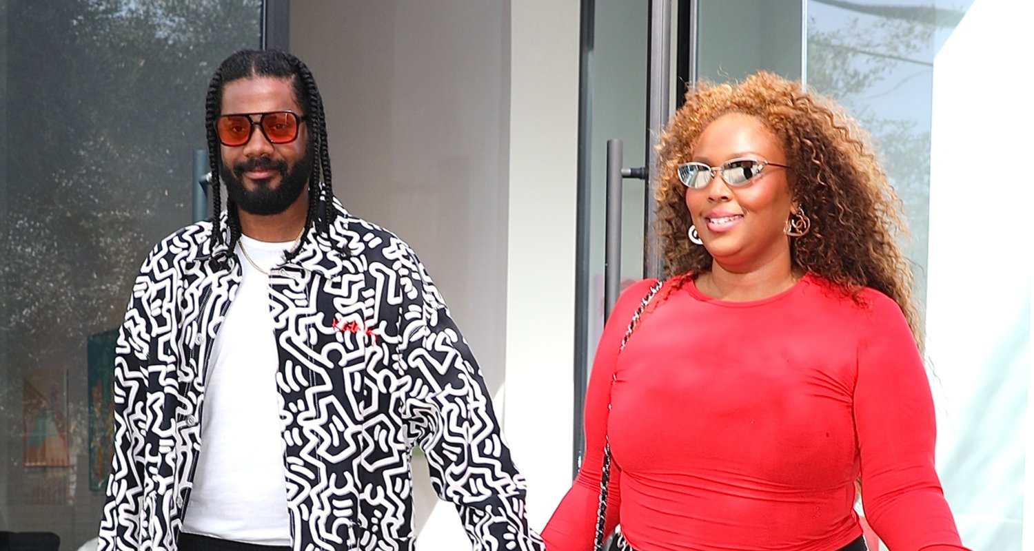 Lizzo e o namorado Mike Wright estão de mãos dadas no Dia dos Namorados! | Lizzo, Mike Wright | Notícias e fofocas sobre celebridades Entretenimento, fotos e vídeos