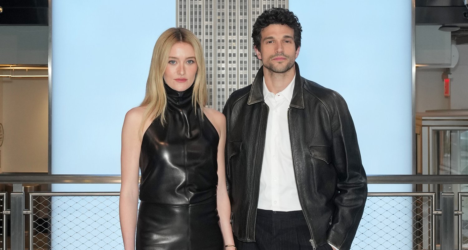 Sarah Pidgeon e Paul Anthony Kelly parecem tensos enquanto promovem ‘Love Story: John F. Kennedy Jr. e Carolyn Bessette’ em Nova York | História de Amor Americana, Paul Kelly, Sarah Pidgeon | Notícias e fofocas sobre celebridades Entretenimento, fotos e vídeos