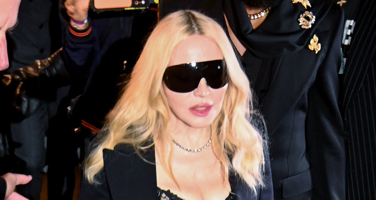 Madonna veste toda preta no desfile da Dolce & Gabbana em Milão | Madona | Notícias e fofocas sobre celebridades Entretenimento, fotos e vídeos