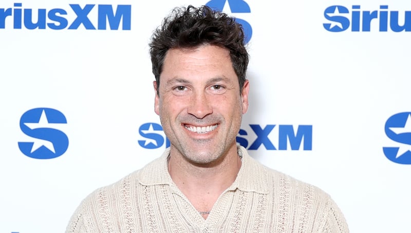 DWTS Maksim Chmerkovskiy faz o primeiro papel principal na série vertical Wild Silence – Assistir ao trailer! | Maxim Chmerkovskiy, microdrama, série vertical Notícias e fofocas sobre celebridades Entretenimento, fotos e vídeos