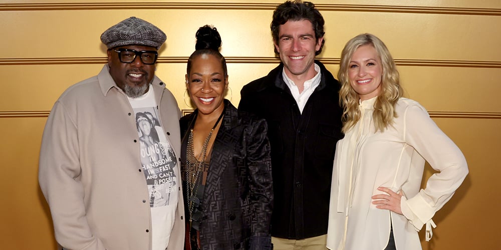 ‘The Neighbourhood’ comemora festa de final de série | Amber Stevens West, Anthony Anderson, Beth Bearce, CBS, Cedric Spectator, David Alan Grier, Garrett Morris, Hank Greenspan, Marcel Spears, Max Greenfield, Sean McKinney, Skye Townsend, Televisão, Tichina Arnold | Notícias e fofocas sobre celebridades Entretenimento, fotos e vídeos