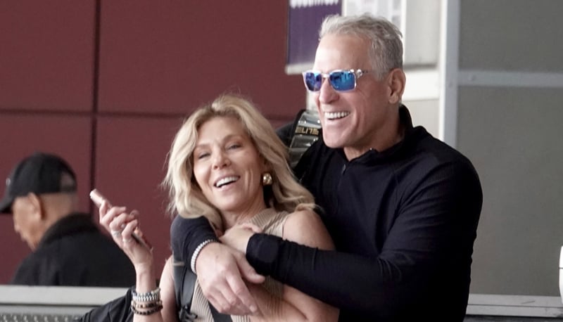 ‘Golden Bachelor’ Couple Mel Owens & Peg Munson Still Going Strong, Spotted Flaunting PDA at Airport | Mel Owens, Peg Munson, The Golden Bachelor | Celebrity News and Gossip | Entertainment, Photos and Videos