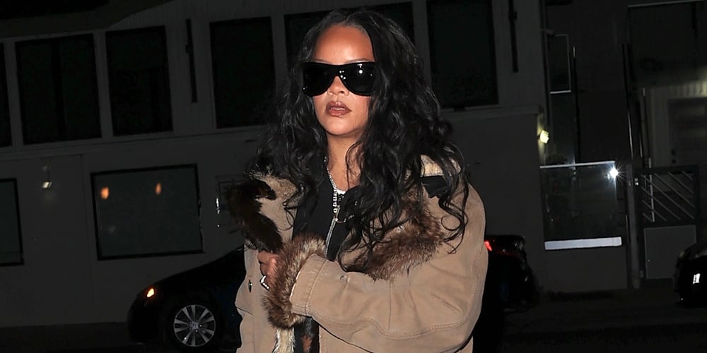 Rihanna visita um restaurante famoso com uma jaqueta longa de camurça Rihanna | Notícias e fofocas sobre celebridades Entretenimento, fotos e vídeos