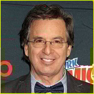 Lizzie McGuire's Robert Carradine Dead at 71, Cause of Death Revealed 