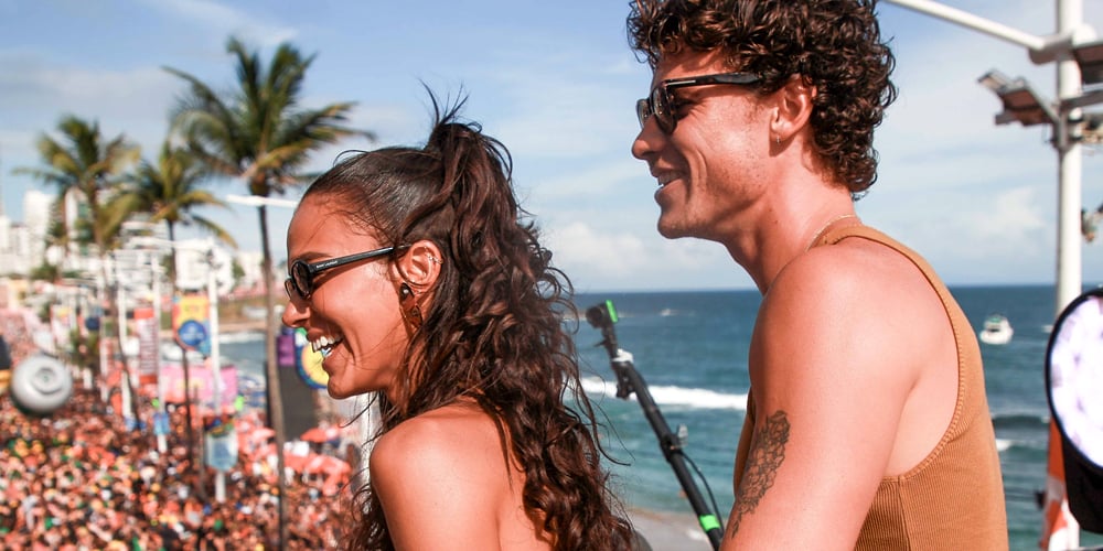 Shawn Mendes e Bruna Marquezine se abraçam no Carnaval de Salvador | Bruna Marquezine, Shawn Mendes | Notícias e fofocas sobre celebridades Entretenimento, fotos e vídeos