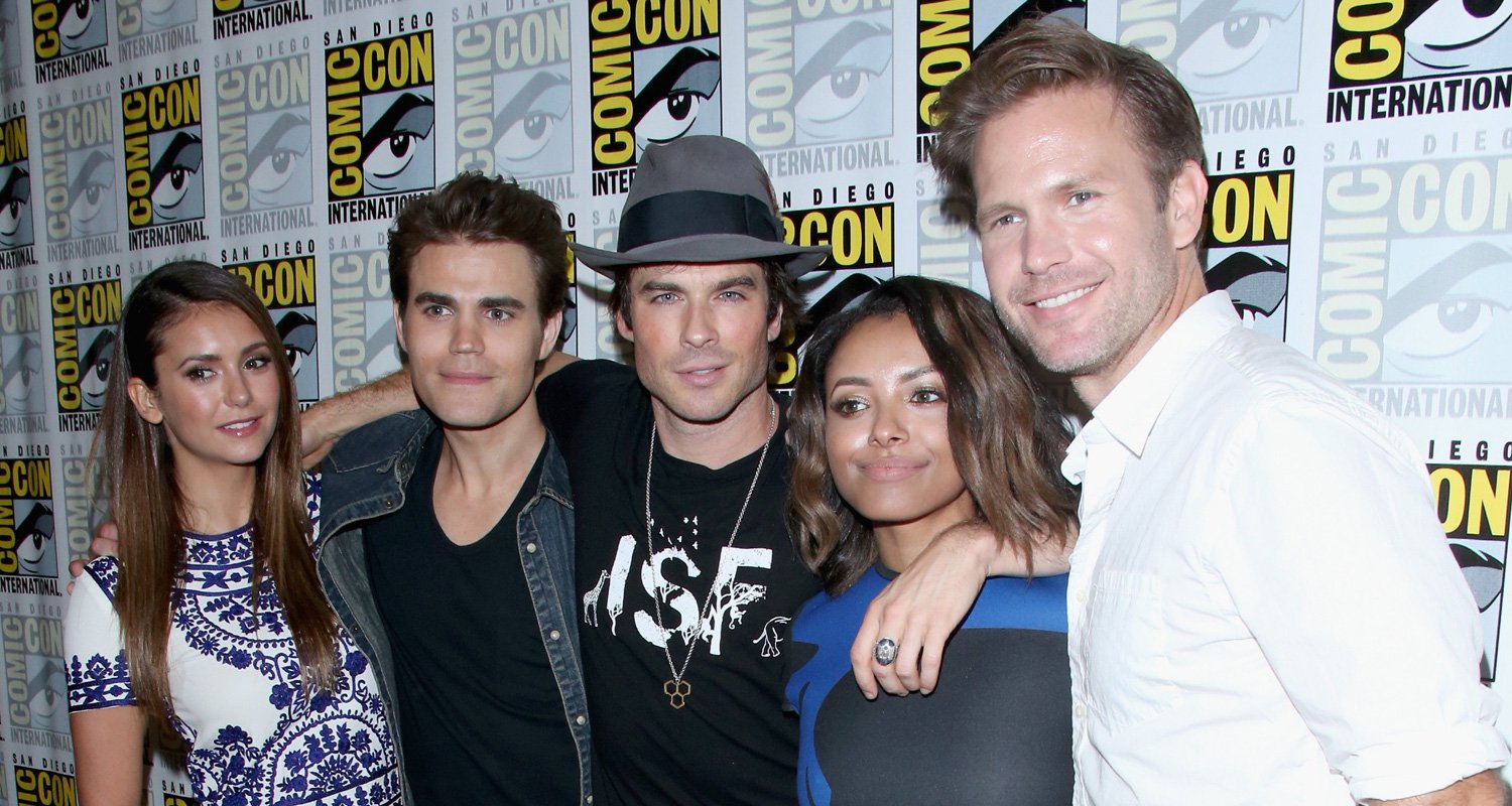 As estrelas mais ricas de ‘The Vampire Diaries’ reveladas, classificadas por patrimônio líquido | Ariel Kebbel, King Candice, Daniel Gillis, EG, Evergreen, Ian Somerhalder, Kat Graham, Matthew Davis, Michael Trevino, Patrimônio Líquido, Nina Dobrev, Paul Wesley, Sarah Canning, Apresentação de slides, Stephen R. McQueen, The Vampire Diaries, Zach Roerig | Notícias e fofocas sobre celebridades Entretenimento, fotos e vídeos