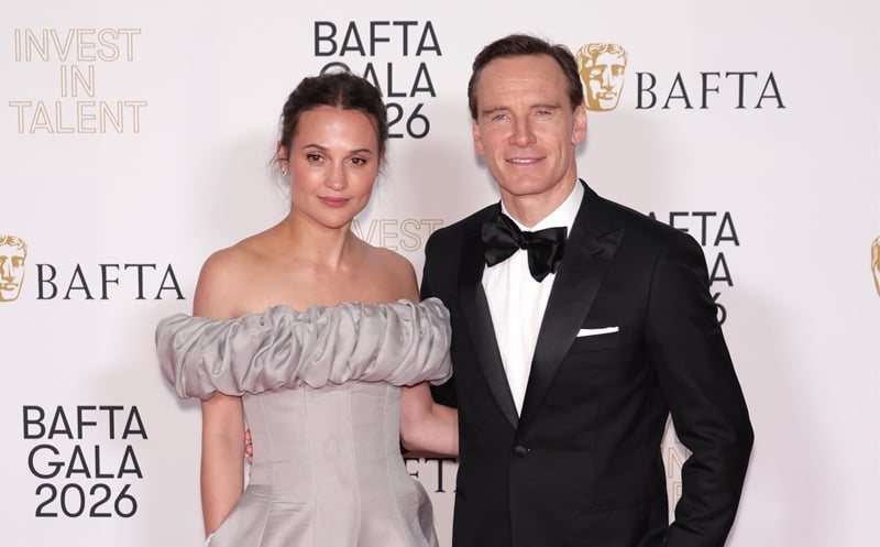 Michael Fassbender e Alicia Vikander estão deslumbrantes juntos pela primeira vez em mais de um ano | Alicia Vikander, Michael Fassbender | Notícias e fofocas sobre celebridades Entretenimento, fotos e vídeos