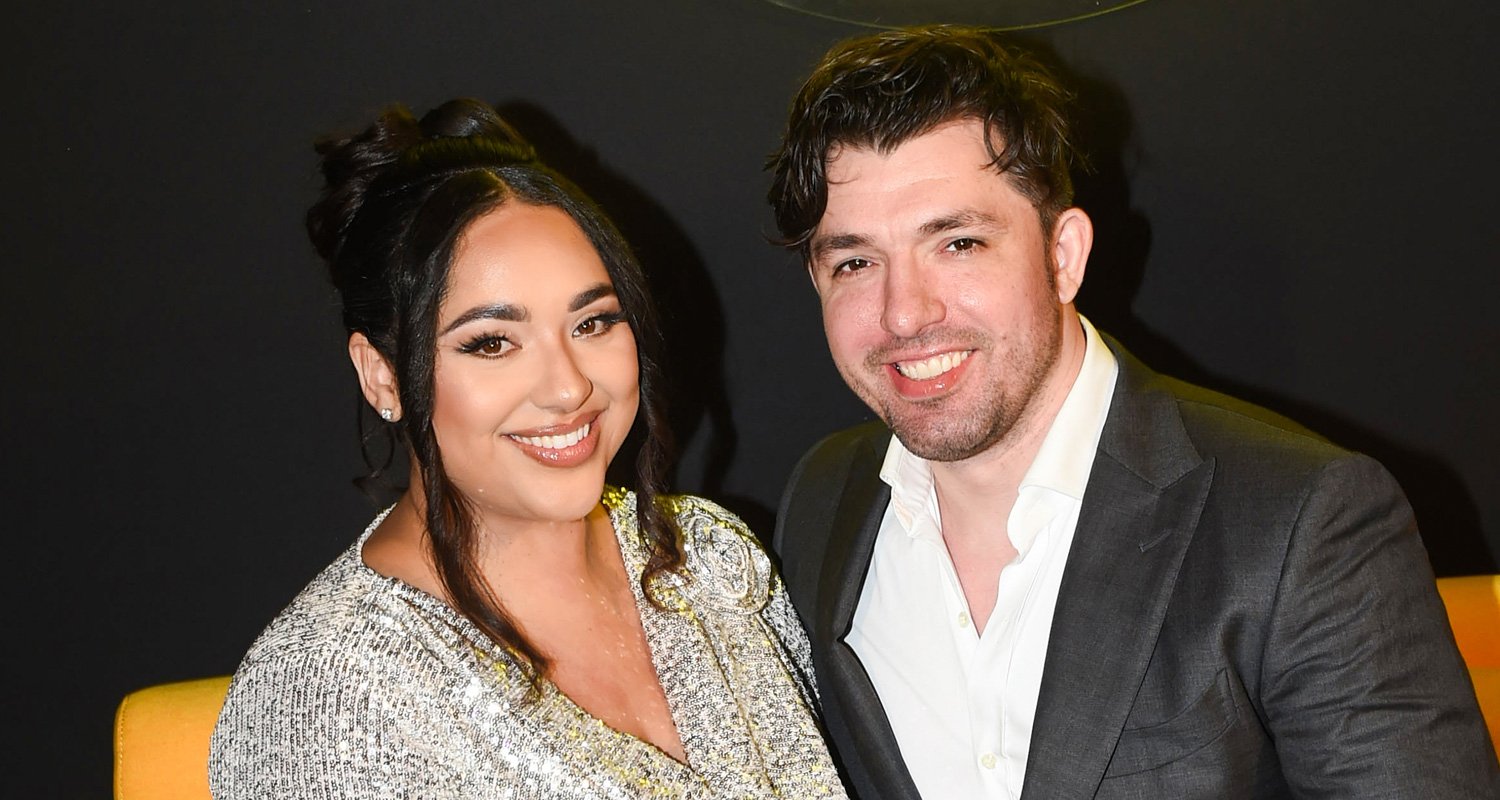 Love Is Bliss Poureetezadi e Zack Goytowski do Blind anunciam que estão esperando o bebê nº 2 | Sadat Poureetezadi, O amor é cego, grávida, celebridades grávidas, Zach Goitowski | Notícias e fofocas sobre celebridades Entretenimento, fotos e vídeos