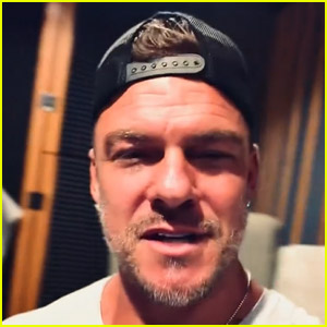 Alan Ritchson Addresses 'Crazy Week' for First Time After Physical Altercation Video