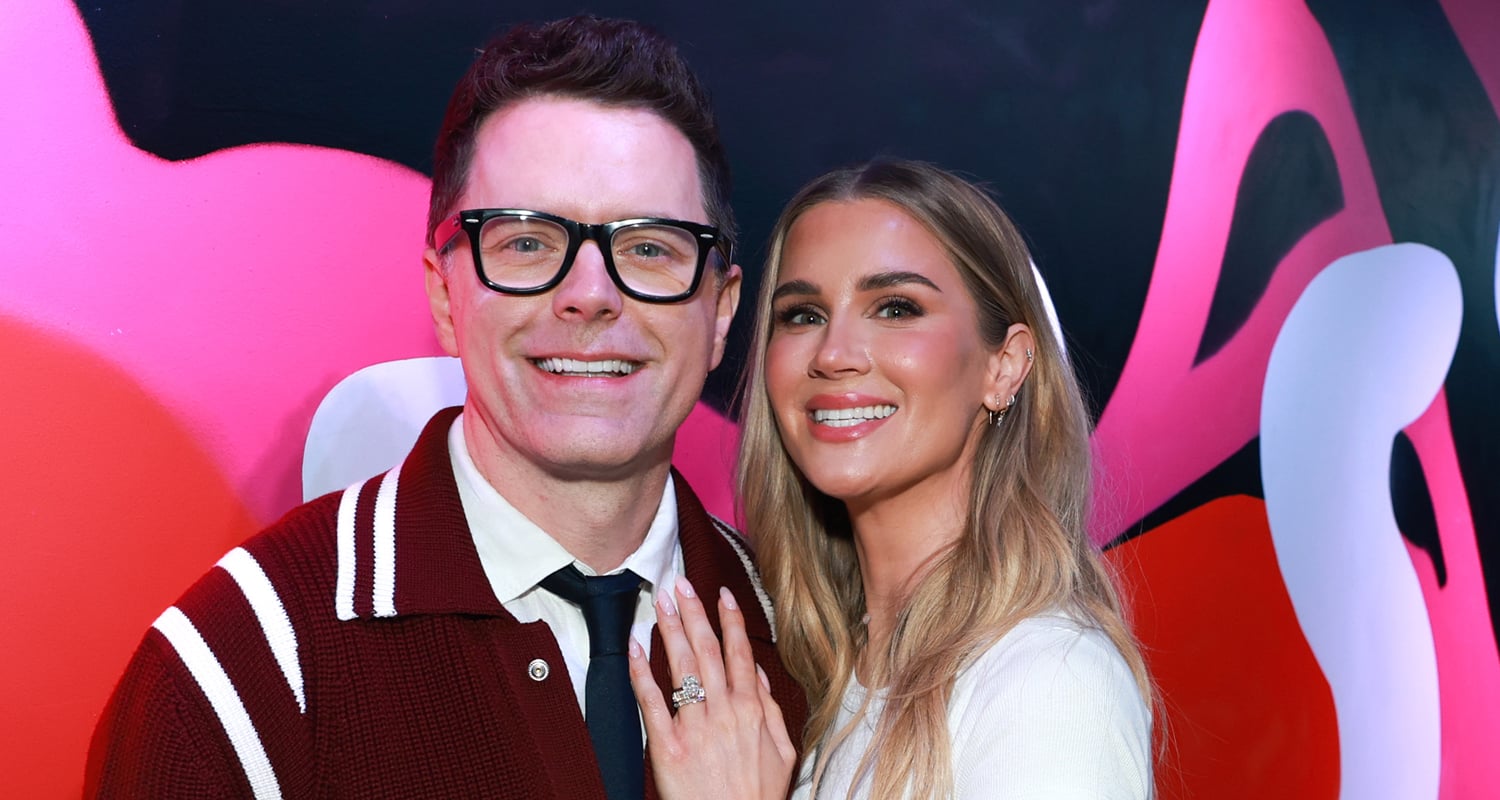 Bobby Bones dá as boas-vindas ao primeiro filho com a esposa Kaitlyn! | Bebê, Nascimento, Bobby Bones, Caitlin Parker, Crianças Celebridades | Notícias e fofocas sobre celebridades Entretenimento, fotos e vídeos