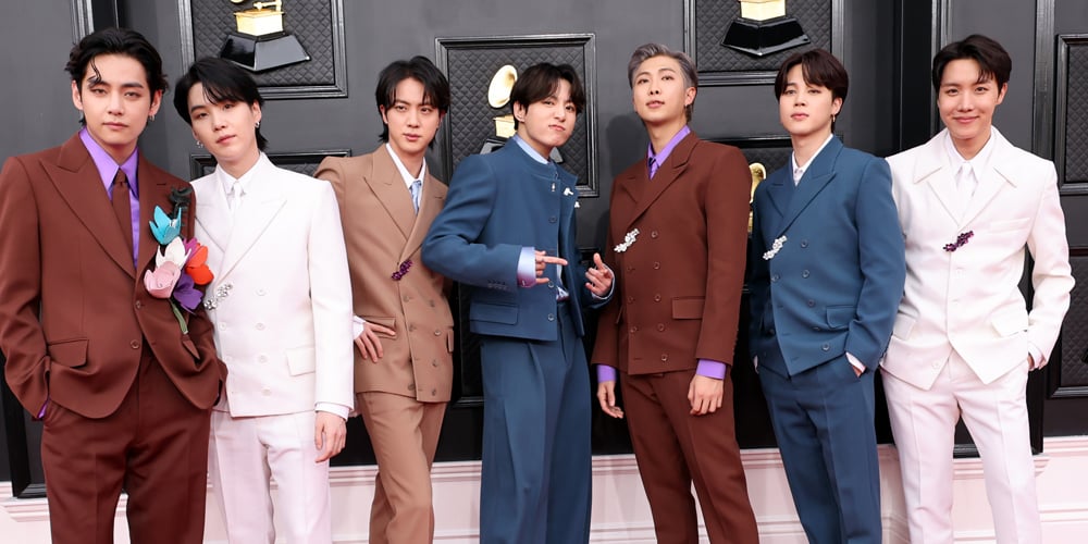 BTS faz programa de TV noturno pela primeira vez em anos ao assumir ‘The Tonight Show’ de 2 noites | BTS, J-Hope, Jimin, Jimmy Fallon, Jin, Jung Kuok, rm, Suga, Televisão, The Tonight Show estrelado por Jimmy Fallon, v | Notícias e fofocas sobre celebridades Entretenimento, fotos e vídeos