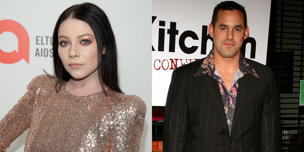 In Memoriam: 11 estrelas de ‘Buffy the Vampire Slayer’ que morreram tragicamente após as filmagens | Alexis Arquette, Andy Hallett, Buffy, a Caçadora de Vampiros, Donald Sutherland, EG, Evergreen, Harris Yulin, John Ritter, Luke Perry, Michelle Trachtenberg, Nicholas Brendon, Paul Reubens, RIP, Robin Sachs, Rutger Hauer, Apresentação de slides | Notícias e fofocas sobre celebridades Entretenimento, fotos e vídeos