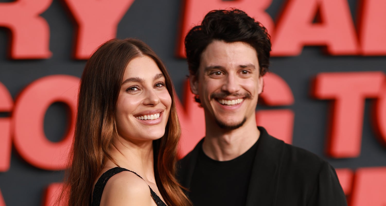 Camila Morrone e Adam DiMarco por ‘Something Very Bad Happening’ | Adam DiMarco, Camila Morrone, Gus Birney, Jeff Wilbush, Jennifer Jason Leigh, Carla Krom, Netflix | Notícias e fofocas sobre celebridades Entretenimento, fotos e vídeos