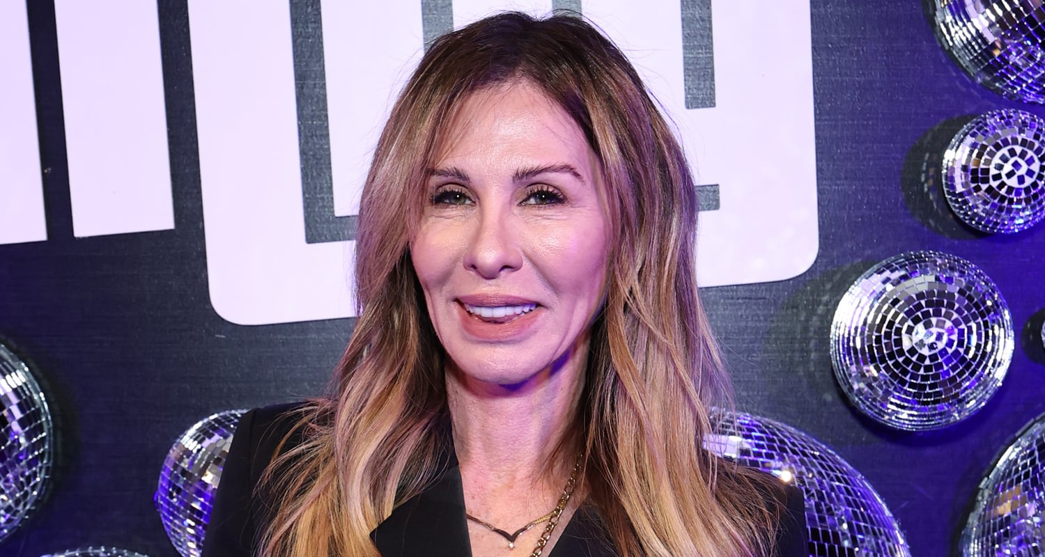Carol Radziwill está de volta como amiga para uma temporada de The Real Housewives of New York, as filmagens começam esta semana! | Bravo, Carole Radziwill, As verdadeiras donas de casa, As verdadeiras donas de casa de Nova York, TV | Notícias e fofocas sobre celebridades Entretenimento, fotos e vídeos