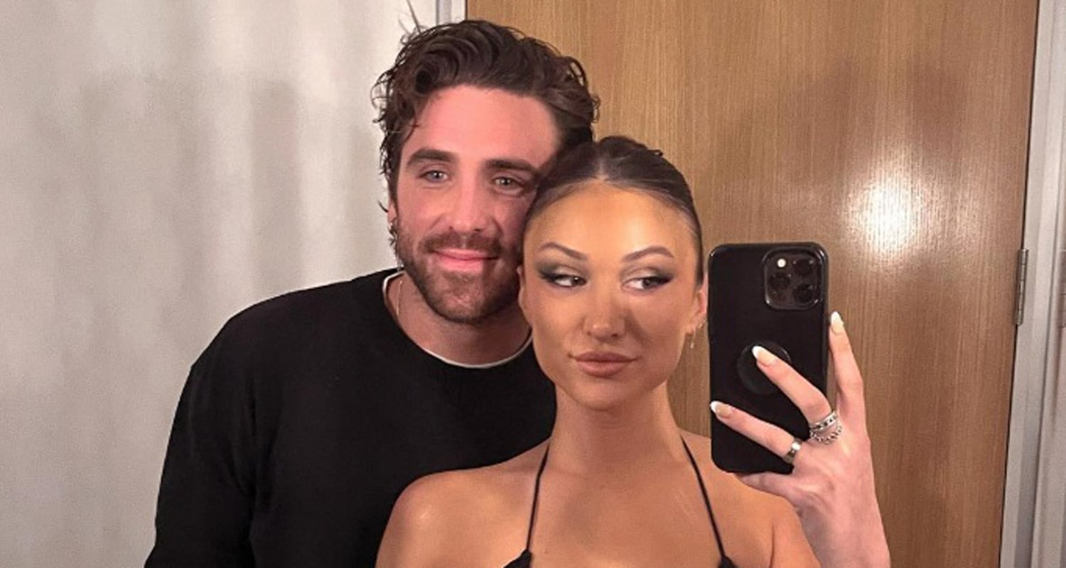 Days of Our Lives Conner Floyd se casa com Carly Frey em casamento ‘lendário’ de fim de semana | Carly Frey, Conner Floyd, Dias de Nossas Vidas, Casado, Casamento | Notícias e fofocas sobre celebridades Entretenimento, fotos e vídeos