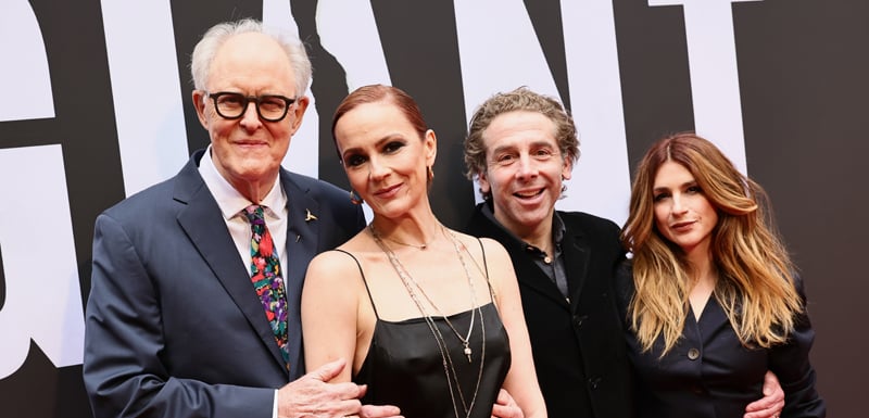John Lithgow comemora noite de estreia de ‘gigante’ na Broadway em meio a ótimas críticas por sua atuação como Roald Dahl | aya cash, Blythe Danner, Bobby Cannavale, Broadway, David Manis, Elliot Levey, Jesse Tyler Ferguson, Joe Tippett, John Lithgow, Justin Mikita, Morgan Spector, Phillipa Soo, Rachael Stirling, Rebecca Hall, Rodd Cyrus, Sarah Saint Paul, Sarah Paulere | Notícias e fofocas sobre celebridades Entretenimento, fotos e vídeos