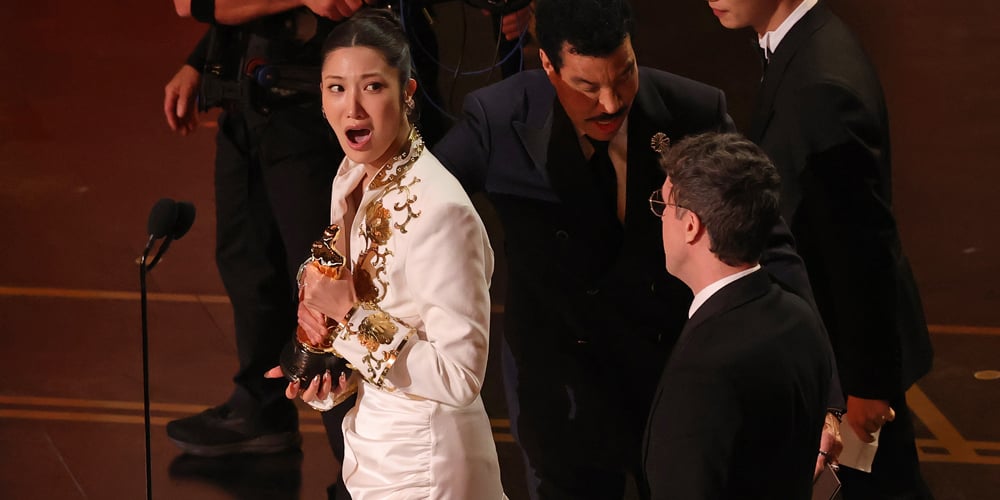 O líder do Oscar respondeu após cortar os cantores “dourados” durante o discurso de aceitação | 2026 Oscar, EJAE, Oscar | Notícias e fofocas sobre celebridades Entretenimento, fotos e vídeos