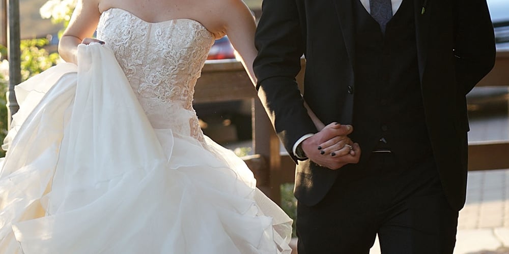 O noivo foi preso sob acusação criminal antes de se casar em um casamento no tribunal. Veja o que o acusaram de crime, interesse humano, casamento, casamentos, notícias e fofocas de celebridades, entretenimento, fotos e vídeos