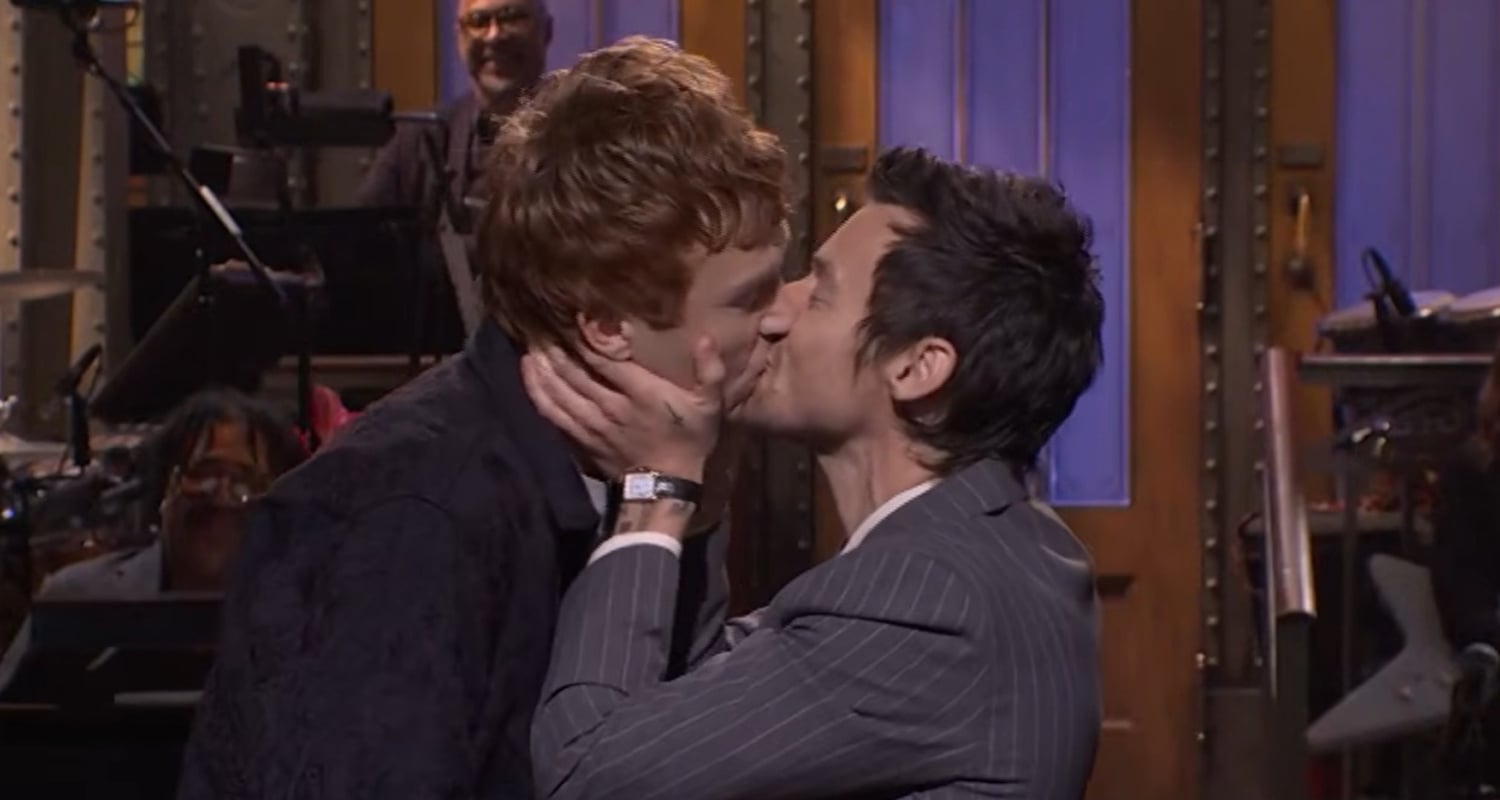 Harry Styles aborda alegações de queerbaiting no monólogo do ‘Saturday Night Live’ Ben Marshall Kisses | Ben Marshall, Chloe Fineman, Harry Styles, Sarah Sherman, Saturday Night Live | Notícias e fofocas sobre celebridades Entretenimento, fotos e vídeos