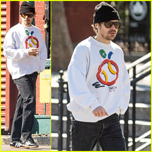 Harry Styles Enjoys Picturesque Morning Walk Through Lower Manhattan Neighborhood