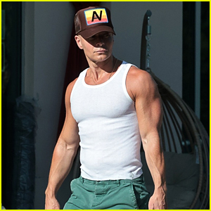 Joey Lawrence Bares Buff Muscles in a Tank Top Ahead of 50th Birthday