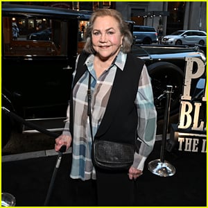 Kathleen Turner Tells Photographers to Call Her 'Miss Turner' During Rare Red Carpet Appearance