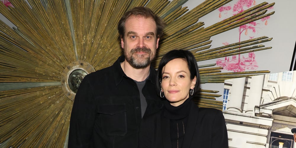 Lily Allen usa vestido feito com recibos de compras potenciais para outras mulheres enquanto apresenta o álbum de David Harbour em turnê | David Harbor, Lily Allen | Notícias e fofocas sobre celebridades Entretenimento, fotos e vídeos