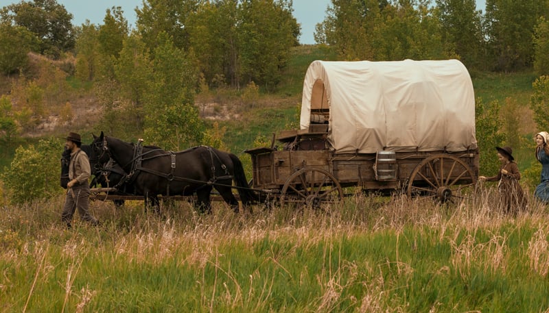 Netflix renova ‘Little House on the Prairie’ para 2ª temporada, meses antes da estreia da série | Alice Halsey, Crosby Fitzgerald, Little House on the Prairie, Luke Bracey, Netflix, Skywalker Hughes, Televisão | Notícias e fofocas sobre celebridades Entretenimento, fotos e vídeos