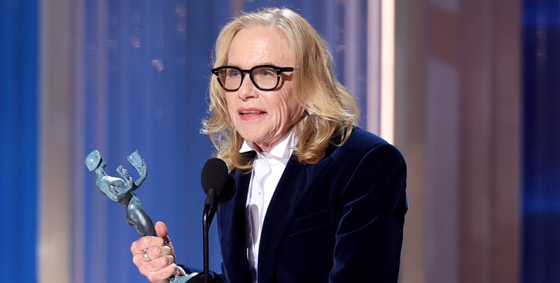 O icônico ‘Gun’ de Amy Madigan é exibido ao receber o prêmio de Melhor Atriz Coadjuvante no 2026 Actor Awards | 2026 Actor Awards, Actor Awards, Amy Maddy, Arms | Notícias e fofocas sobre celebridades Entretenimento, fotos e vídeos