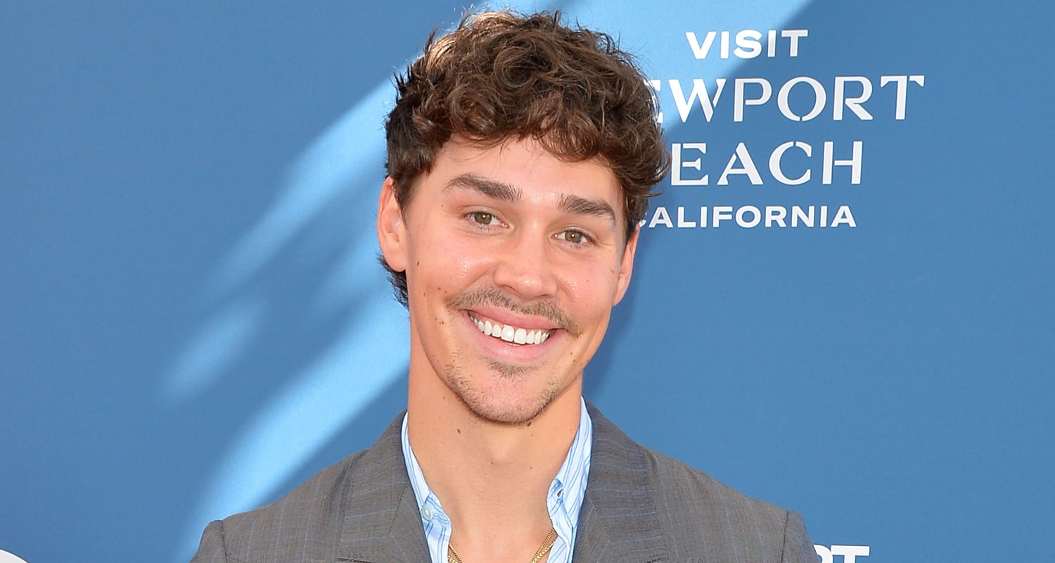 Noah Beck se junta ao elenco da reinicialização de ‘Baywatch’, detalhes do personagem revelados! | Baywatch, Fox, Noah Beck, Televisão | Notícias e fofocas sobre celebridades Entretenimento, fotos e vídeos